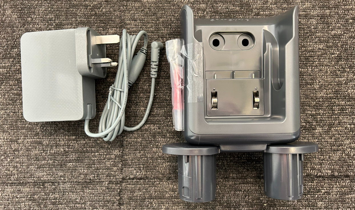 Samsung Jet 75 Cordless VS20B7551BF Wall Mount and Charger