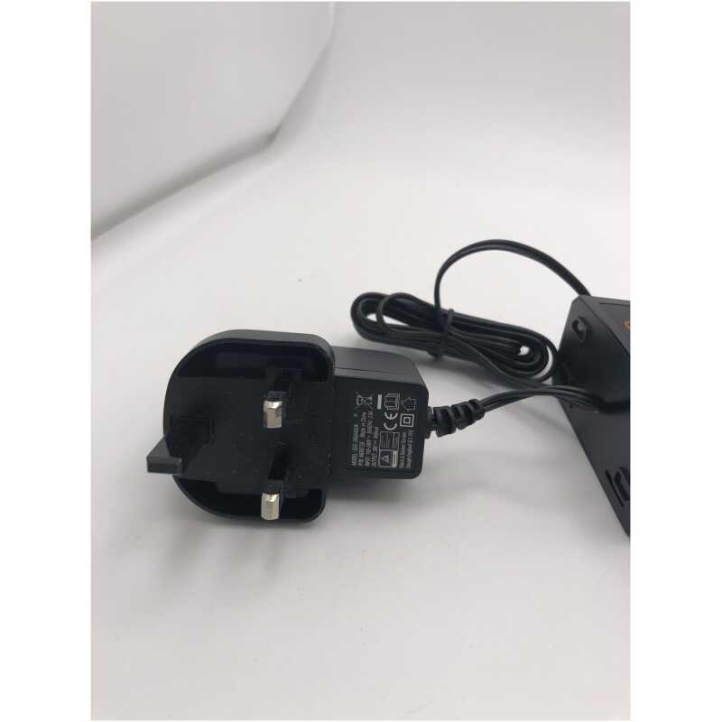 Black and Decker BHFEV632D Charger and Accessories