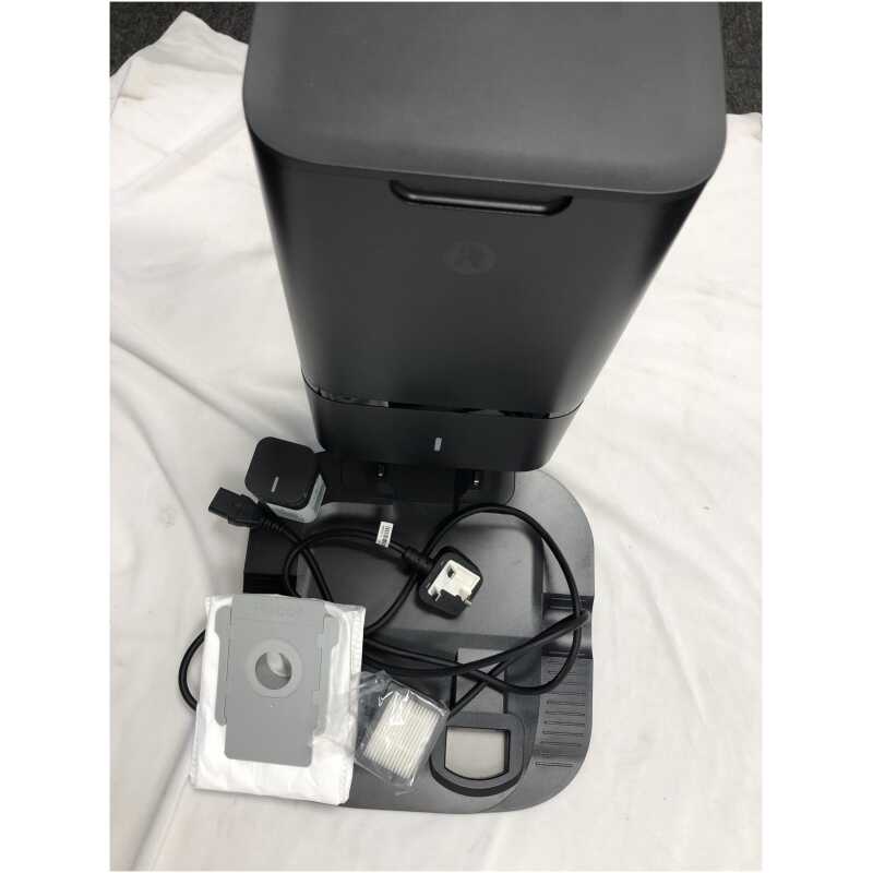 IRobot Roomba i7 + Robot Vacuum Charging Base