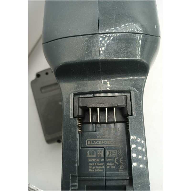 Black & Decker BHFEV182 Hand Vac with Battery - Image 5